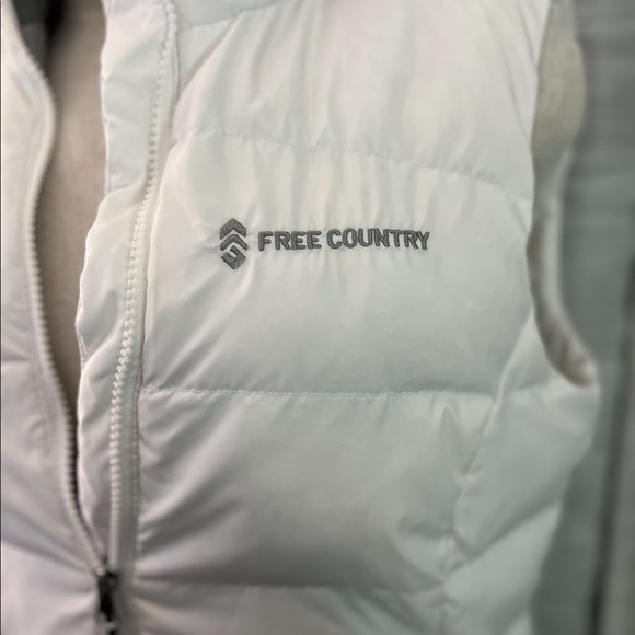 FREE COUNTRY PUFFER VEST - Picture 3 of 8